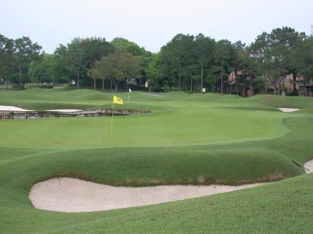 Césped Bermuda en un campo de golf de Florida